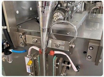 Machine de remplissage de granules en poudre à plusieurs voies pour emballage en sachets de 300 kg