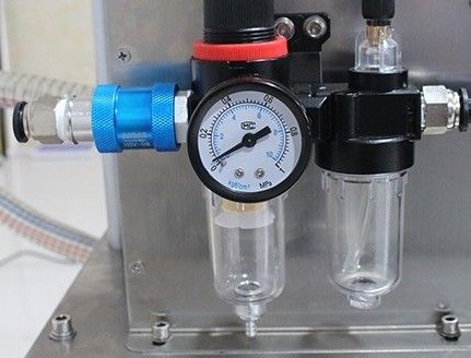 220V/50/60HZ machine automatique de fermeture sous vide pour les pots de sauces alimentaires des récipients en verre des bouteilles