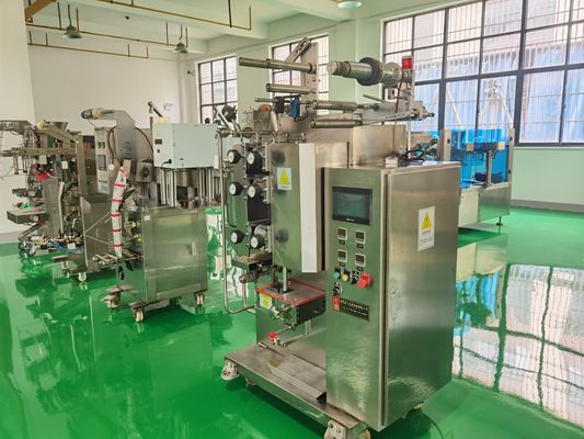 0.8L machine d'emballage de poudre verticale à granules en sachets pour les grains de café poudre de lait