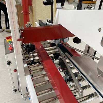 Maximiser la productivité avec notre machine de scellage de carton