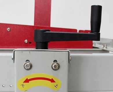 Machine à ériger boîtes de coffrage entièrement automatique avec réglage automatique de la tension 220V/50HZ