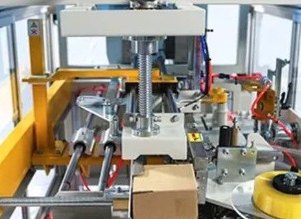 Matériau d'emballage en verre Haute vitesse 25 cartons par minute Machine d'étanchéité automatique