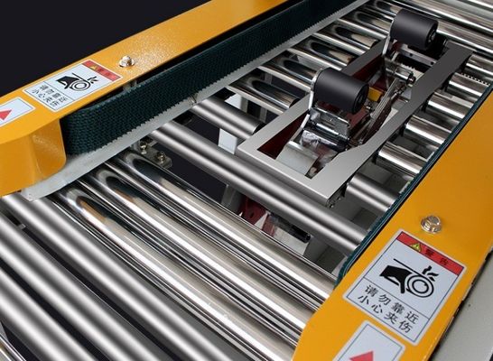 High Sealing Efficiency YF Semi-automatique de bande adhésive boîte de carton de type croisé d'étanchéité machine d'emballage