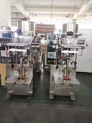 Machine automatique triangulaire à trois côtés de coffrage en sachets de chocolat, de bonbons, de haricots, de collations, de granulés verticaux