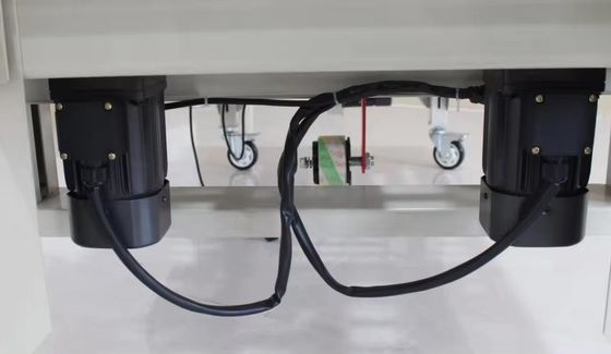 Machine d'étiquetage latéral à surface plane adhésive pour les solutions d'emballage B2B
