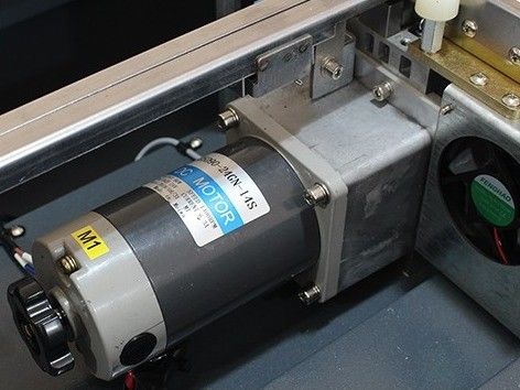 MH-X201 Machine semi-automatique d'emballage de ceinture en PP Facile à utiliser pour la tension 220V/380V