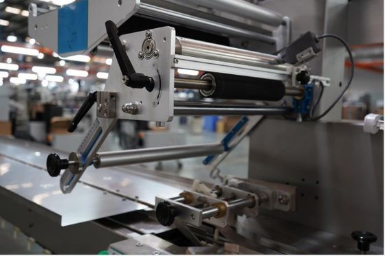 Matériau d'emballage Machine d'emballage automatique de papier pour les petits gâteaux