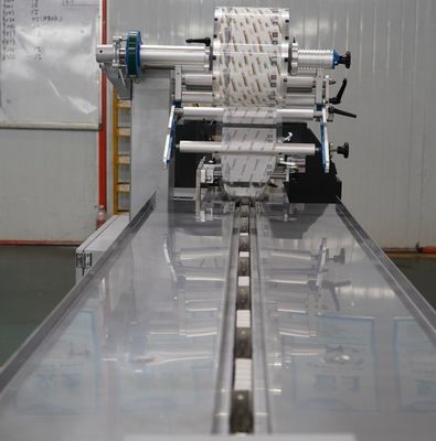 Matériau d'emballage Machine d'emballage automatique de papier pour les petits gâteaux