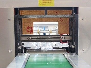 Machine d'emballage en plastique à rouleau de film de tissu à oreiller horizontal avec écran tactile