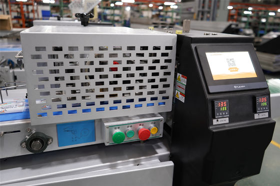 Machine d'emballage en plastique à rouleau de film de tissu à oreiller horizontal avec écran tactile