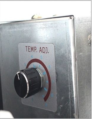 Machine à attacher des boîtes en carton semi-automatique avec double moteur et pièces de rechange