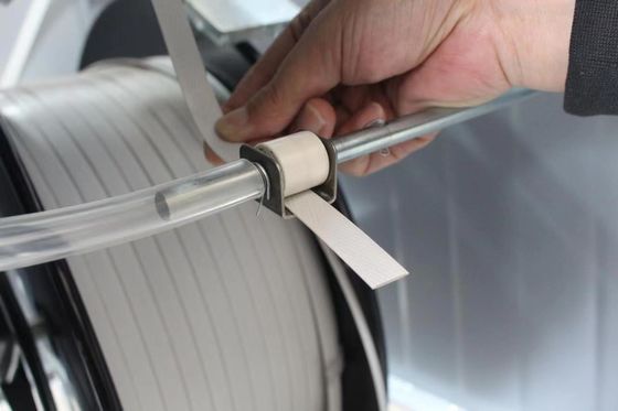 Machine à attacher des cartons semi-automatique avec capacité et fonction de liaison en PP
