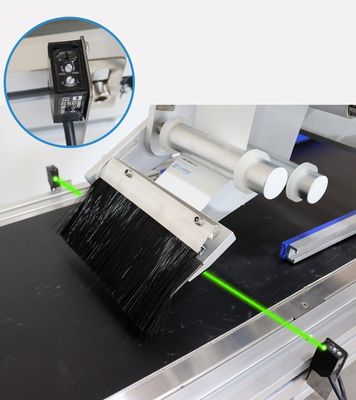 Taille appropriée ≤ 300 mm Machine à étiqueter les sacs en PE à gratter automatique verticale à grande vitesse