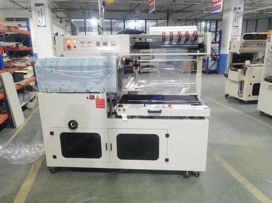 Machine d'emballage thermique à étanchéité latérale automatique idéale pour l'emballage d'objets plus longs