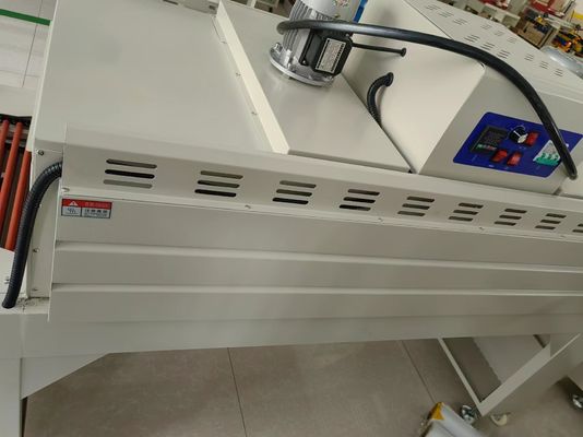 Emballage du produit BS5530 Machine d'emballage automatique à propulsion électrique à rétrécissement par tunnel thermique