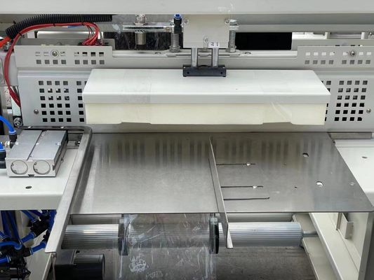 TFB650 Machine d'emballage à film de rétrécissement thermique à haute vitesse avec consommation
