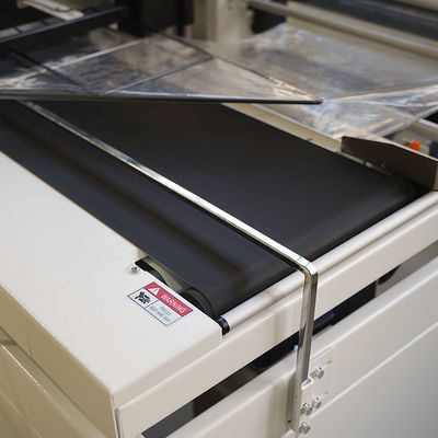 POF/PVC Film 450L 1350W L Bar Shrink Film Bag Wrapping Machine pour les solutions d'emballage