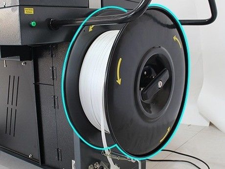 Appliquer la sangle 0,6 mm d'épaisseur PP / PET machine de sangle pour la bande de sangle automatique