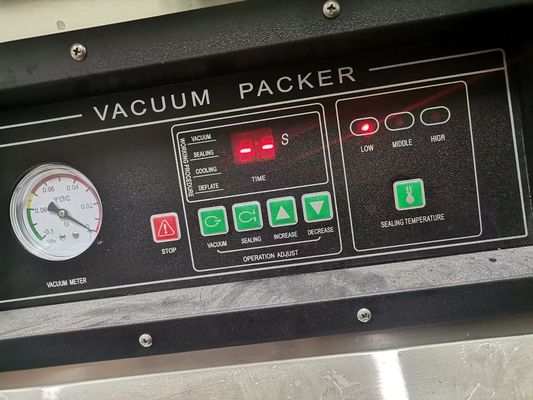 Machine d'emballage sous vide de viande pour sacs de 1 kg dans une double chambre