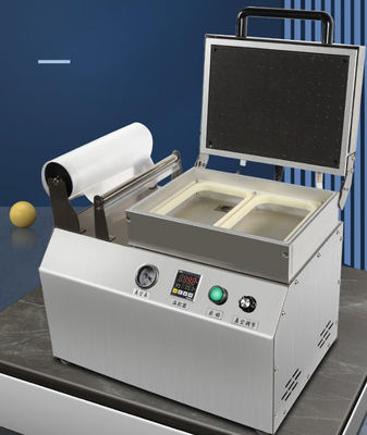 Machine de thermoformage sous vide de fruits de mer à entraînement électrique avec matériau d'emballage en plastique