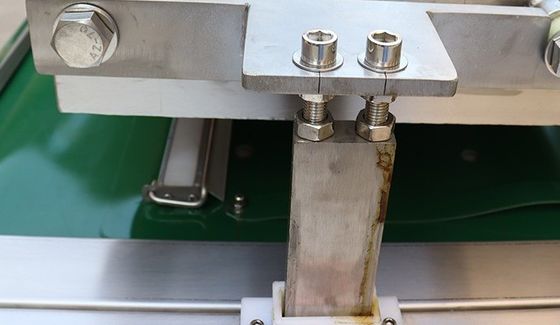 10 mm largeur d'étanchéité de la viande courroie transporteuse de type machine d'emballage à roulement continu sous vide