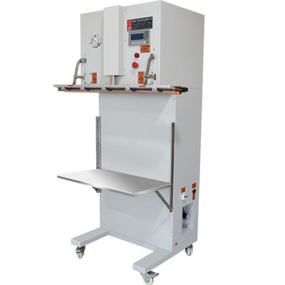 Machine d'emballage à vide extérieur verticale avec buse de rinçage à gaz pneumatique