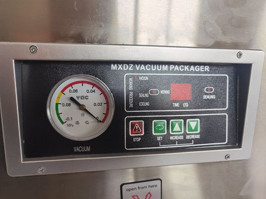 Appareil d'emballage sous vide à chambre unique pour les aliments dans les hôtels électrique